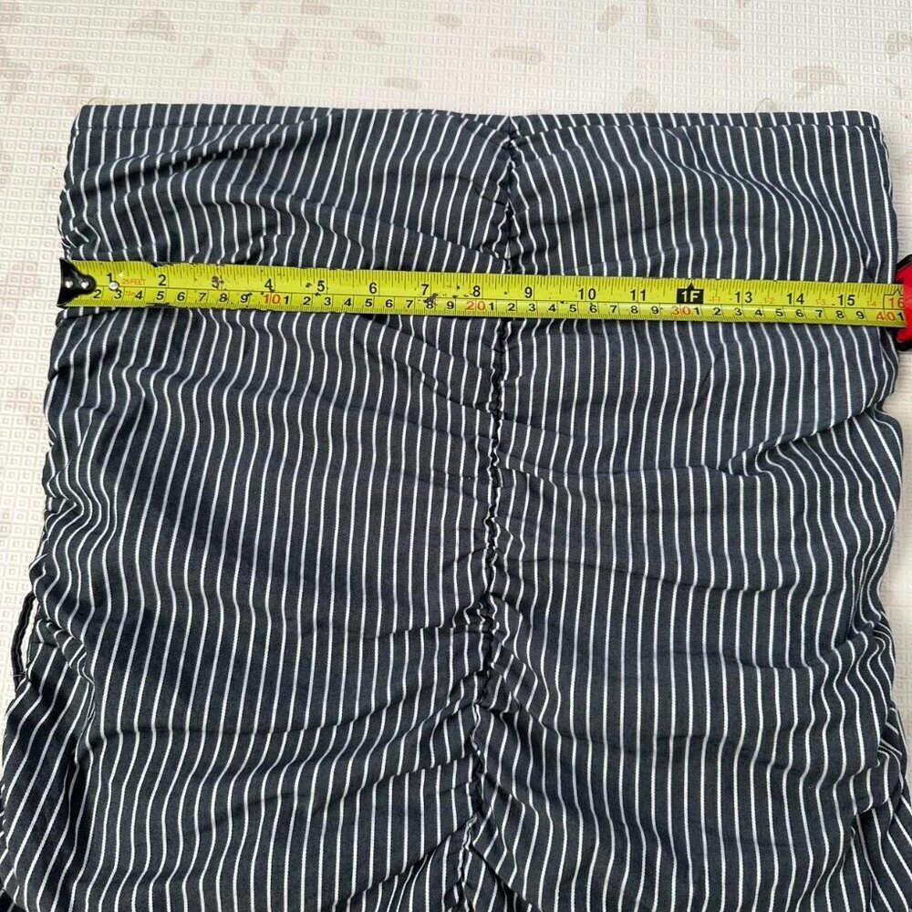 ๐งก 2 for 10$ tube top size L in grey and white brand Groggy - Picture 5 of 8
